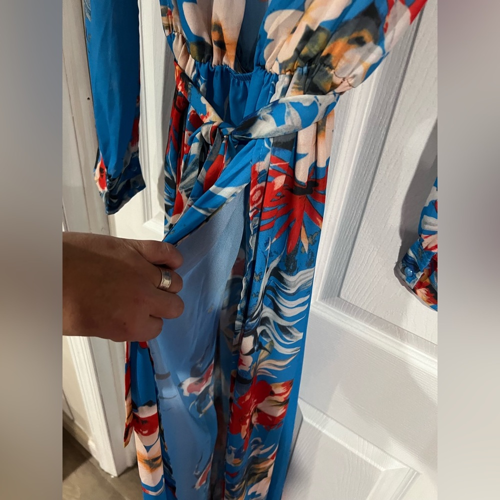 Beach dress coverup - Picture 5 of 6